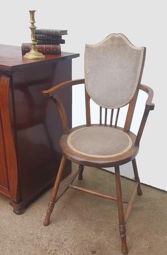 Arts and crafts style chair - arts,