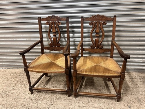 Pair traditional antique - pair,